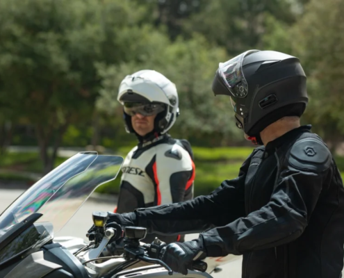 outrush-r-felnyithato-allu-bukosisak-bluetooth®-5-1-kommunikacios~1556